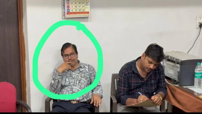 भुगतान के एवज में कमीशन मांगने वाला बाबू 25 हजार की रिश्वत लेते गिरफ्तार, जबलपुर लोकायुक्त ने की कार्रवाई