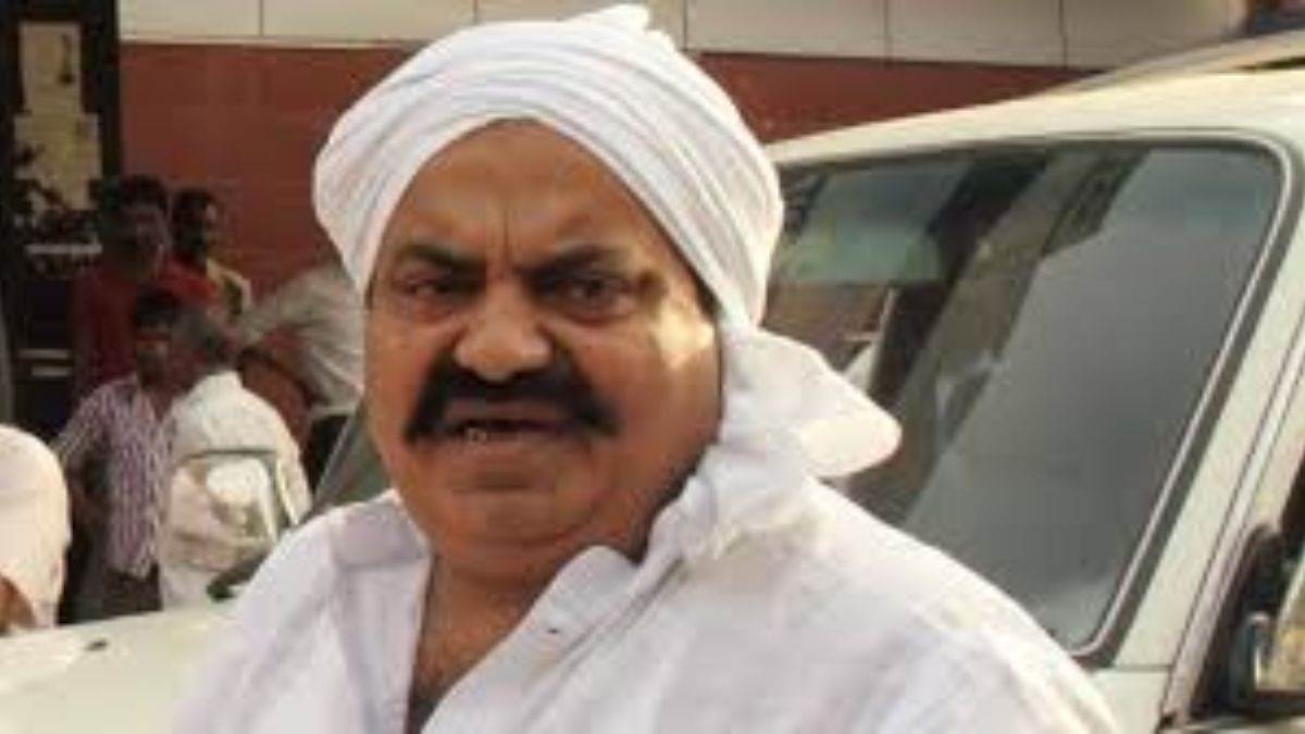 ‘अतीक मर गया, उसके गुर्गे नहीं’..MP के सतना में अतीक अहमद के नाम पर लगे पोस्टर में स्कूल को बम से उड़ाने की धमकी