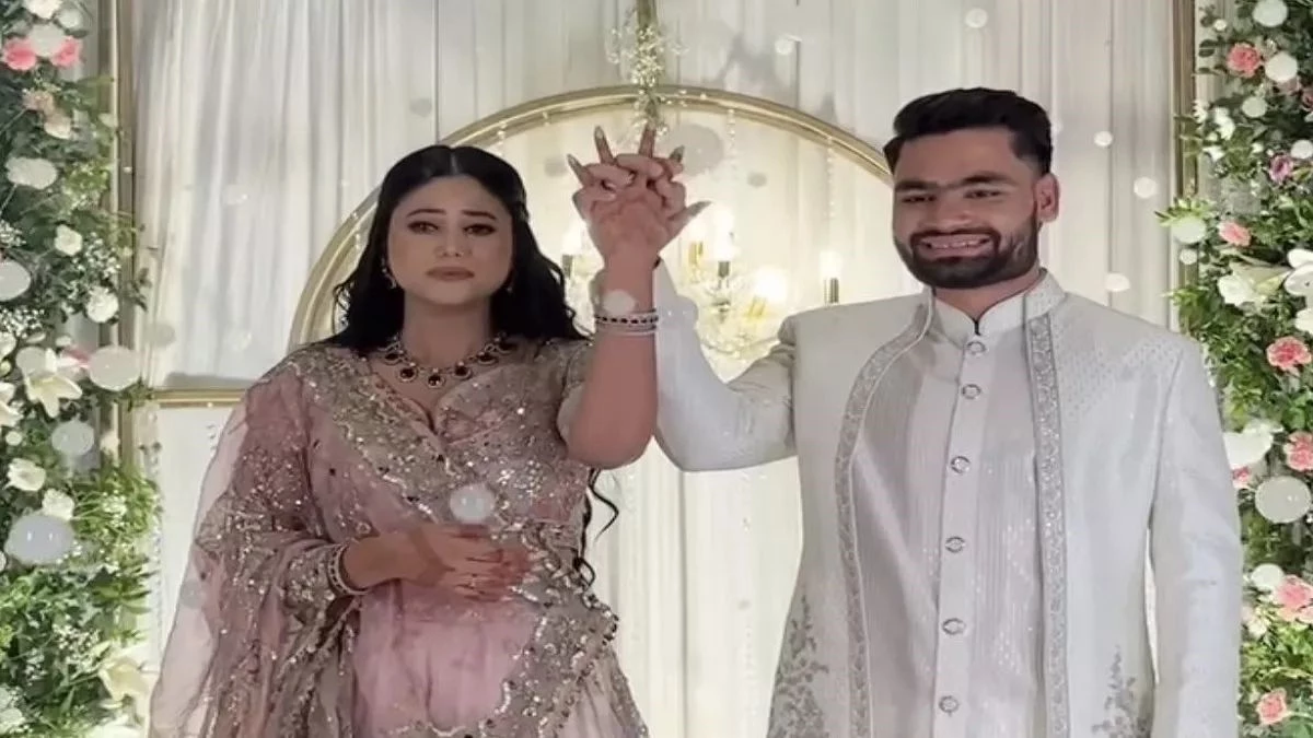 Rinku Singh Engagement: रिंकू सिंह और प्रिया सरोज की हुई सगाई, आर्शीवाद देने पहुंची राजनीतिक और क्रिकेट जगत की हस्तियां