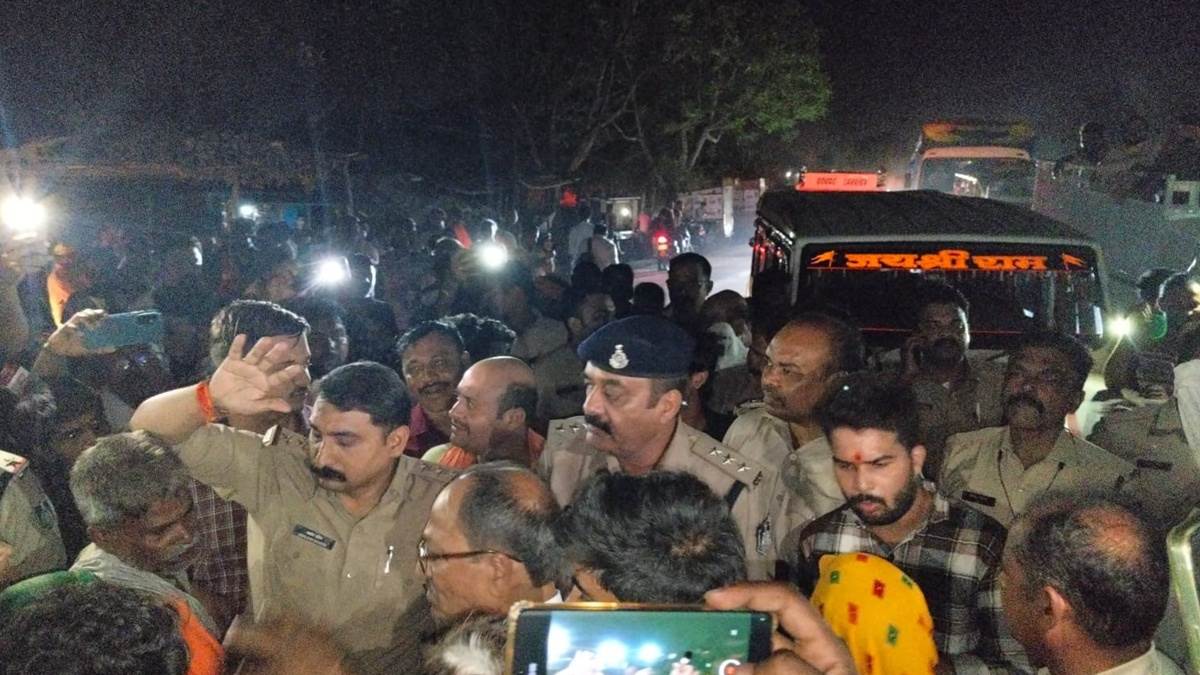 कटनी में नाबालिग से मारपीट का आरोप, भड़का आक्रोश, ग्रामीणों ने किया चक्काजाम
