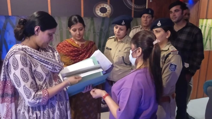 ग्वालियर के स्पा सेंटरों पर पुलिस का छापा: केबिन में छिपीं युवतियां, मची अफरा-तफरी; संचालकों को सख्त हिदायत