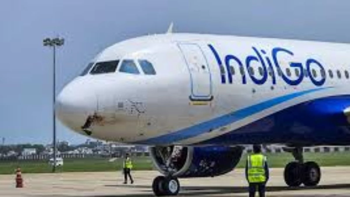 Indigo Flight: रायपुर आ रही इंडिगो की फ्लाइट की इंदौर में इमरजेंसी लैंडिंग, 51 यात्री सवार थे