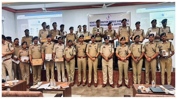 स्मार्ट पुलिसिंग की ओर बड़ा कदम: बिलासपुर पुलिस के विवेचकों को मिले 208 एमडीटी डिवाइस, साक्ष्य रहेंगे सुरक्षित
