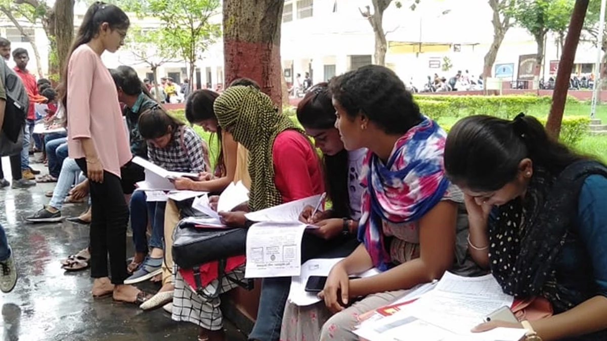 Admission in College: छत्‍तीसगढ़ के कॉलेजों में एडमिशन की अंतिम तारीख बढ़ी, छात्र अब इस तारीख तक कर सकते हैं आवेदन