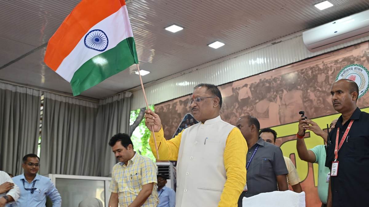 मुख्‍यमंत्री साय ने जनदर्शन में आए लोगों की सुनी समस्‍याएं, हर घर तिरंगा अभियान को सफल बनाने की अपील की