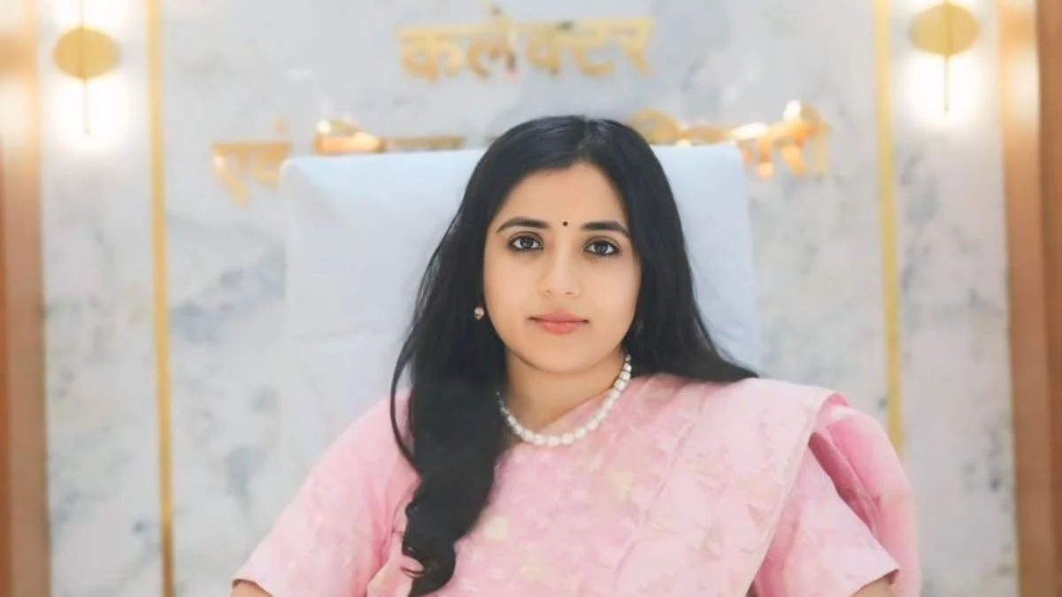 खरगोन में कलेक्टर भव्या मित्तल का तगड़ा एक्शन, लापरवाही और गड़बड़ी पर दो अधिकारियों की कर दी 'छुट्टी'
