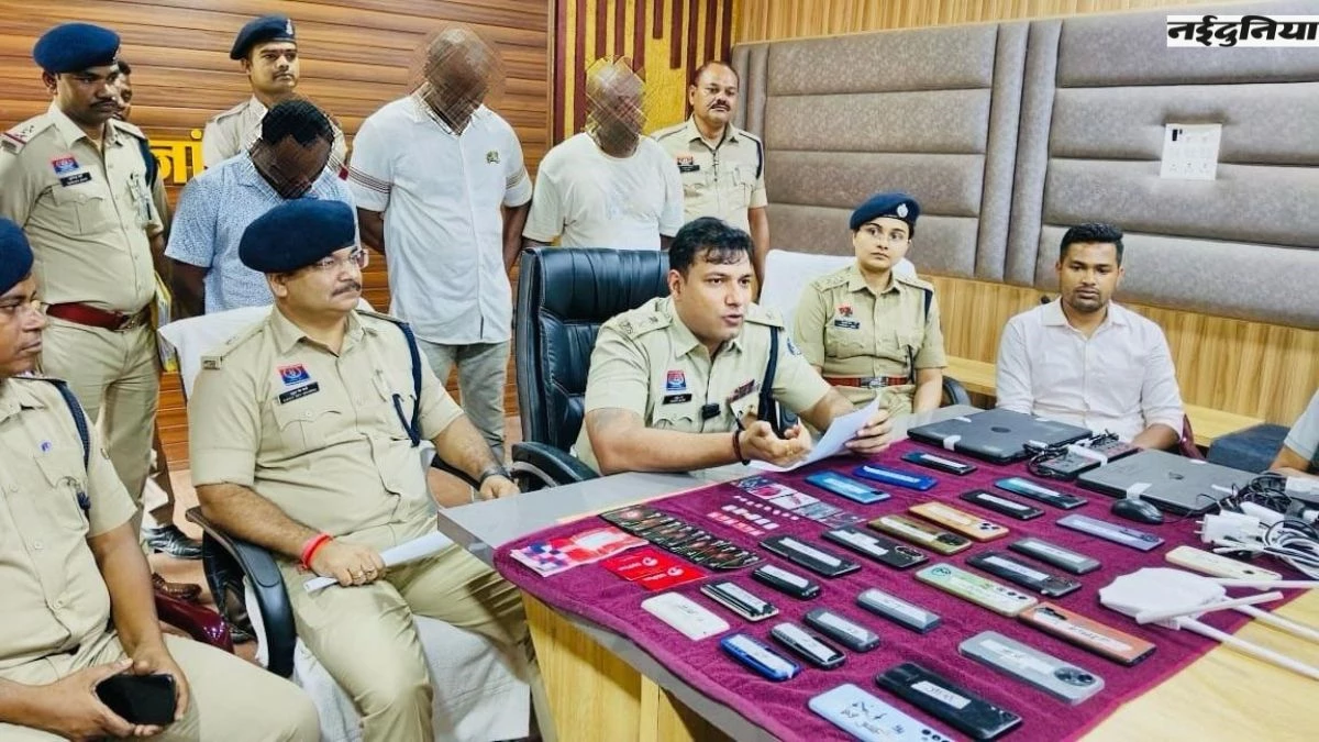 युवतियों से Snapchat के जरिए ठगी करने वाले नाइजिरियन और दक्षिणी अफ्रीकी 3 ठग दिल्ली से गिरफ्तार
