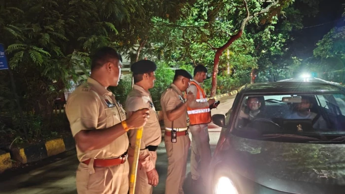 रायपुर में नशे में वाहन चलाने वालों पर पुलिस का शिकंजा, चार दिन में 50 से अधिक पर कार्रवाई
