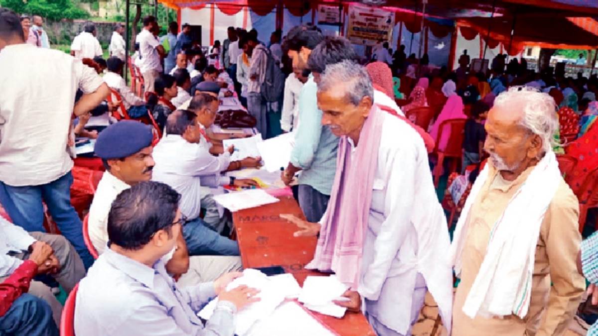 ग्वालियर जिले में 'जन-विश्वास' जीतने निकले 60 अफसर, 114 संस्थाएं देखीं; पहले दिन 150 समस्याएं