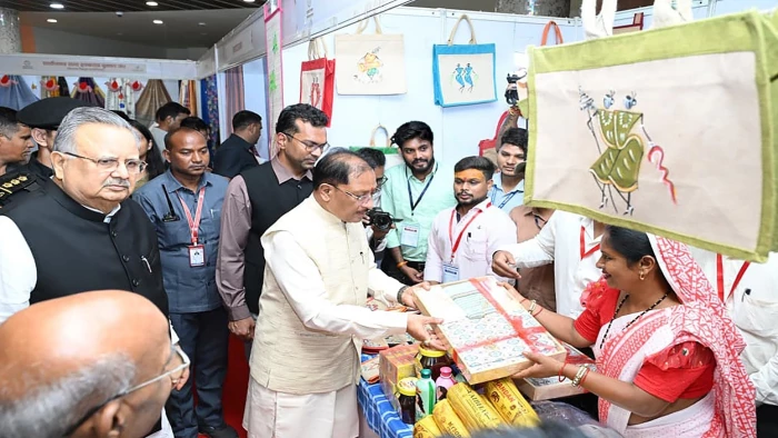 कोसा की चमक अब वैश्विक बाजार तक : मुख्यमंत्री ने लान्च किया 'कोशल फैब', पांच अंतरराष्ट्रीय एयरपोर्ट पर होगा डिस्प्ले