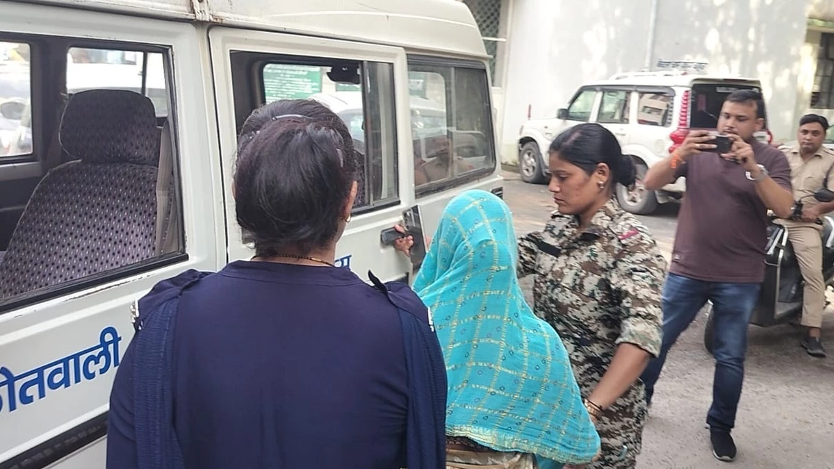 'फिल्‍म में देखा था कट्टा लाने पर पुलिस पकड़ लेती है', प्रेमी के साथ जेल जाने की ख्‍वाहिश में महिला पिस्‍टल लेकर कोर्ट पहुंची