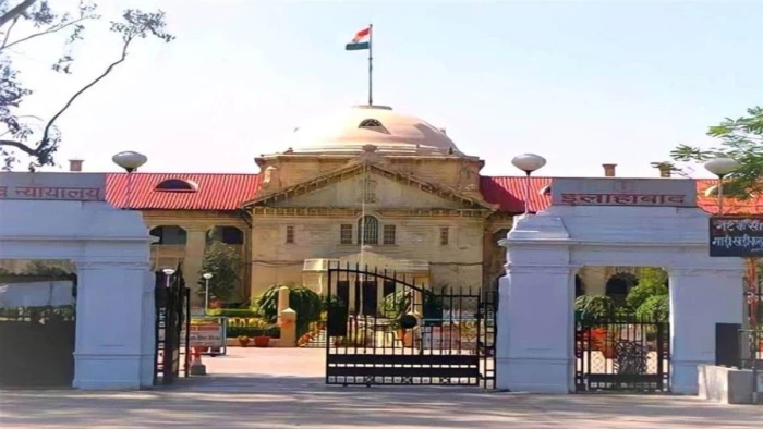 नोएडा हिंसा में HC की टिप्पणी,कहा-  लोकतंत्र में शांतिपूर्ण विरोध नागरिकों का मूल अधिकार, डीएम को बताया गैर जिम्मेदाराना
