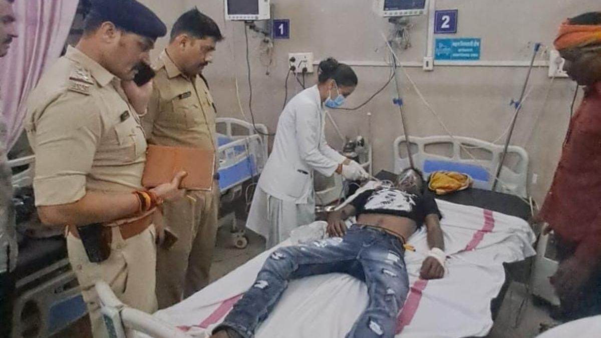 दमोह में शराब पीने के बाद युवक की तबीयत बिगड़ी, जिला अस्पताल से जबलपुर रेफर, भाई बोला-गांव में बिक रही अवैध शराब
