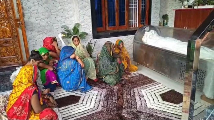 दिल्ली हादसे में मृत अक्षत का शव पहुंचा कटनी, इलाके में पसरा मातम, UPSC की परीक्षा पास करना चाहता था मृतक छात्र