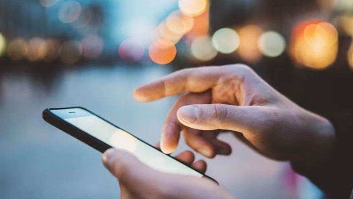 जबलपुर में सेंध का नया खेल, सफर में महिला के 79 हजार साफ, ओटीपी आते ही युवक का मोबाइल हैक