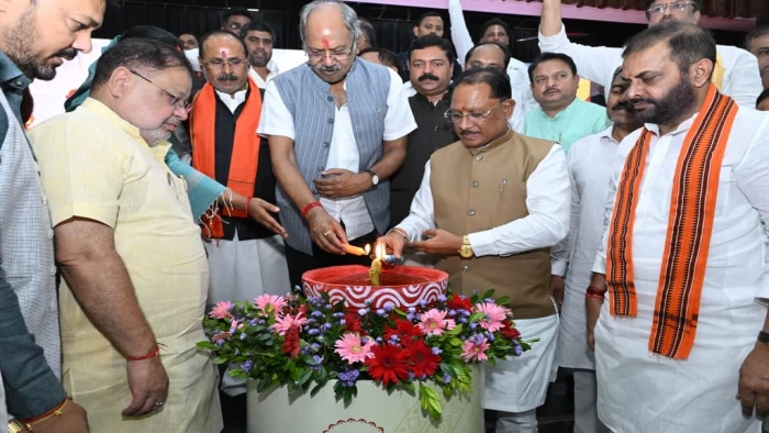 प्रधानमंत्री के 25 वर्ष सेवाकाल पर छत्तीसगढ़ के 38 प्रमुख स्थानों पर बनेंगे सेवा ज्योति चौक, मुख्यमंत्री विष्णु देव साय की घोषणा