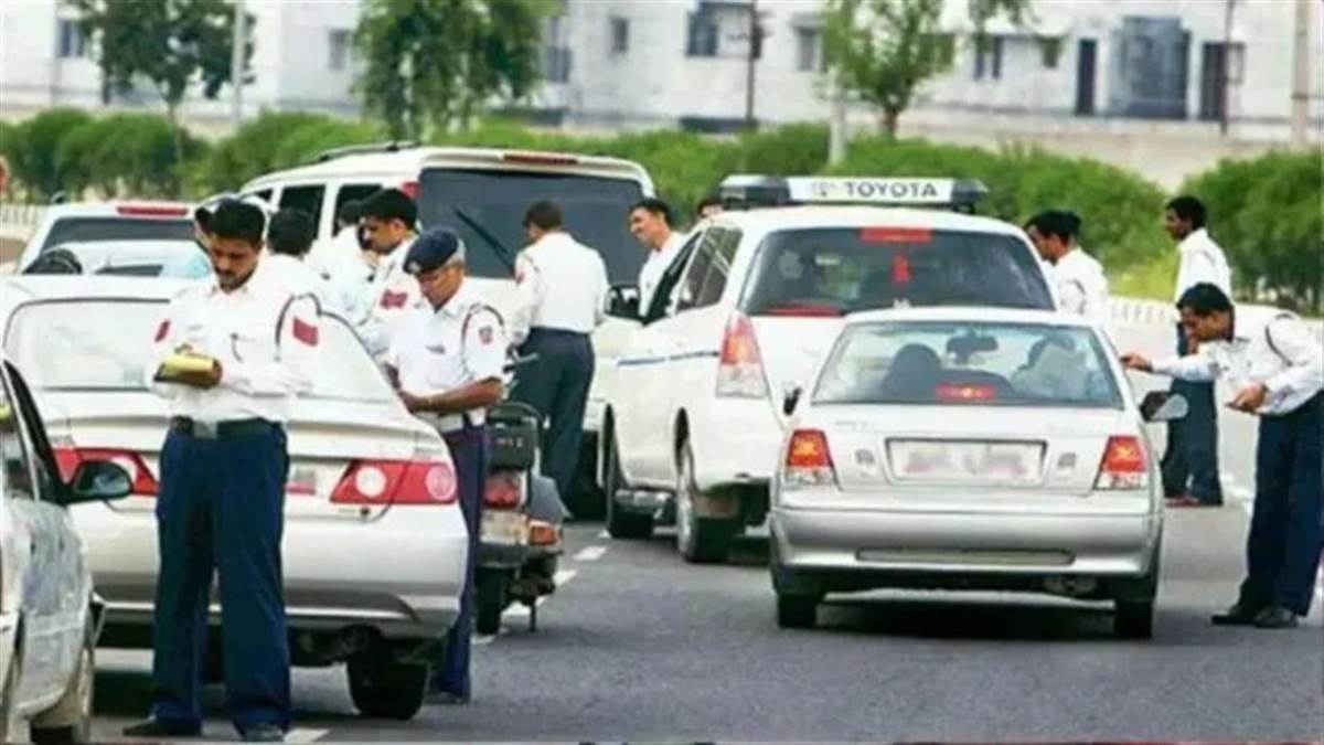 छत्तीसगढ़ में यातायात संभालते-संभालते अपराधियों तक पहुंचे ट्रैफिक जवान, 61 पुलिसकर्मी हुए सम्मानित