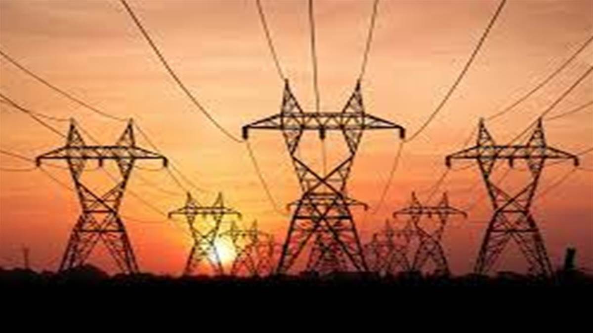 Power Cut In Indore: इंदौर में एयरपोर्ट से लेकर राजबाड़ा क्षेत्र के लोग बिजली की मनमानी कटौती से परेशान