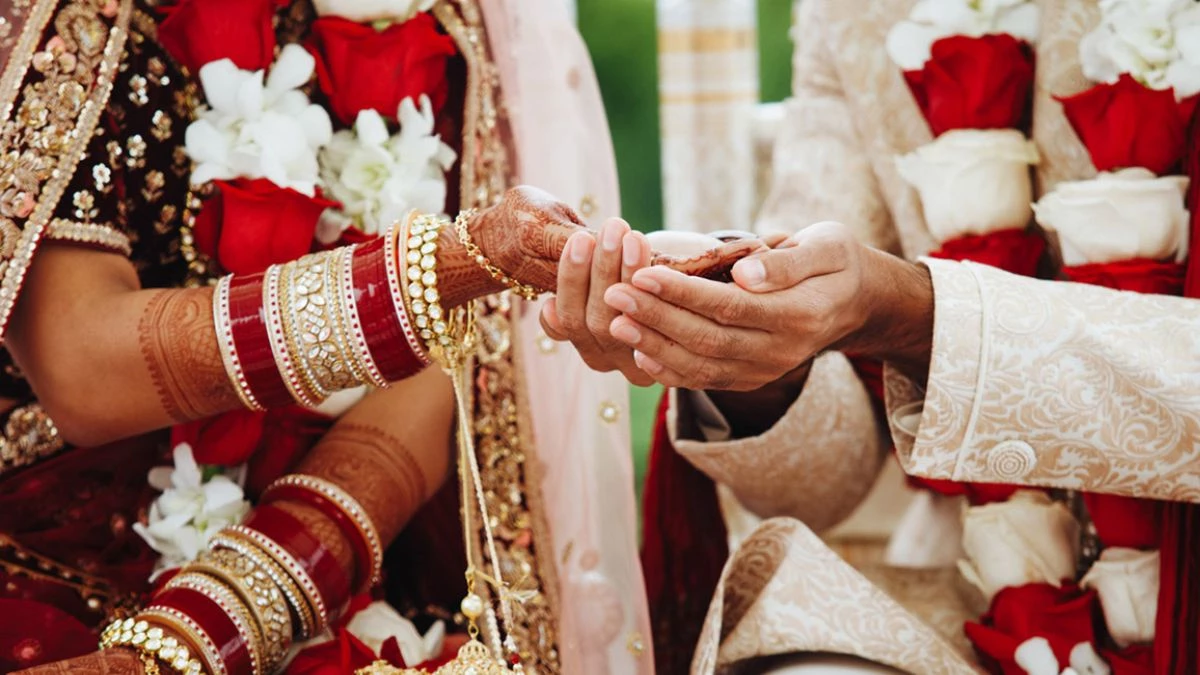 Child Marriage: शादी करवाने से पहले पंडित जी को देखना होगा बर्थ सर्टिफिकेट, वरना हो जाएगी कार्रवाई