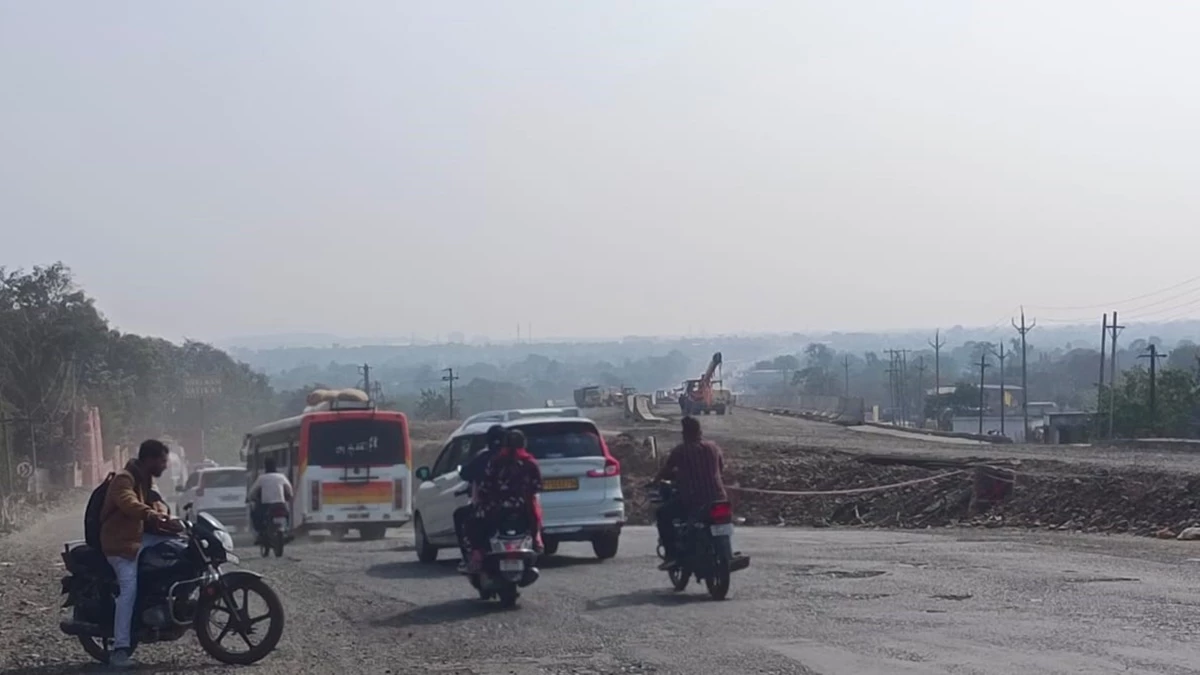 इंदौर-खंडवा राजमार्ग पर फ्लाईओवर-अंडरपास और सुरंग का काम बाकी