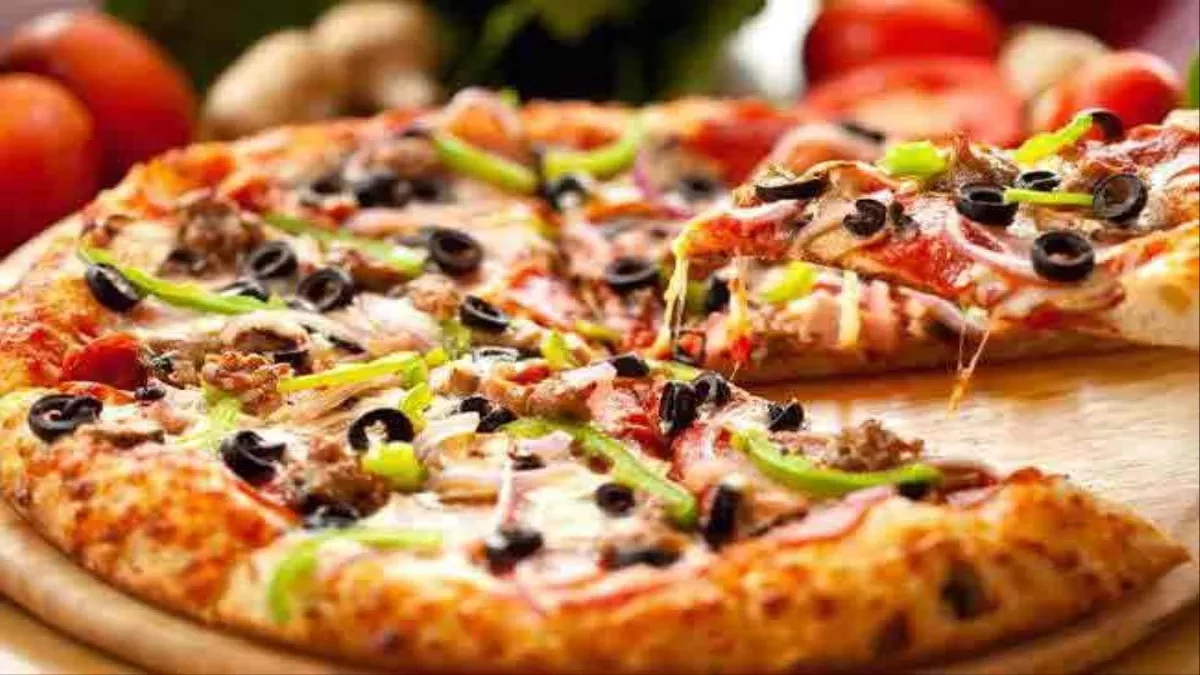 ट्रेन में बैठे यात्री भी ले सकेंगे नामी ब्रांड का स्वाद, सीट पर ही उपलब्ध होगा आर्डर