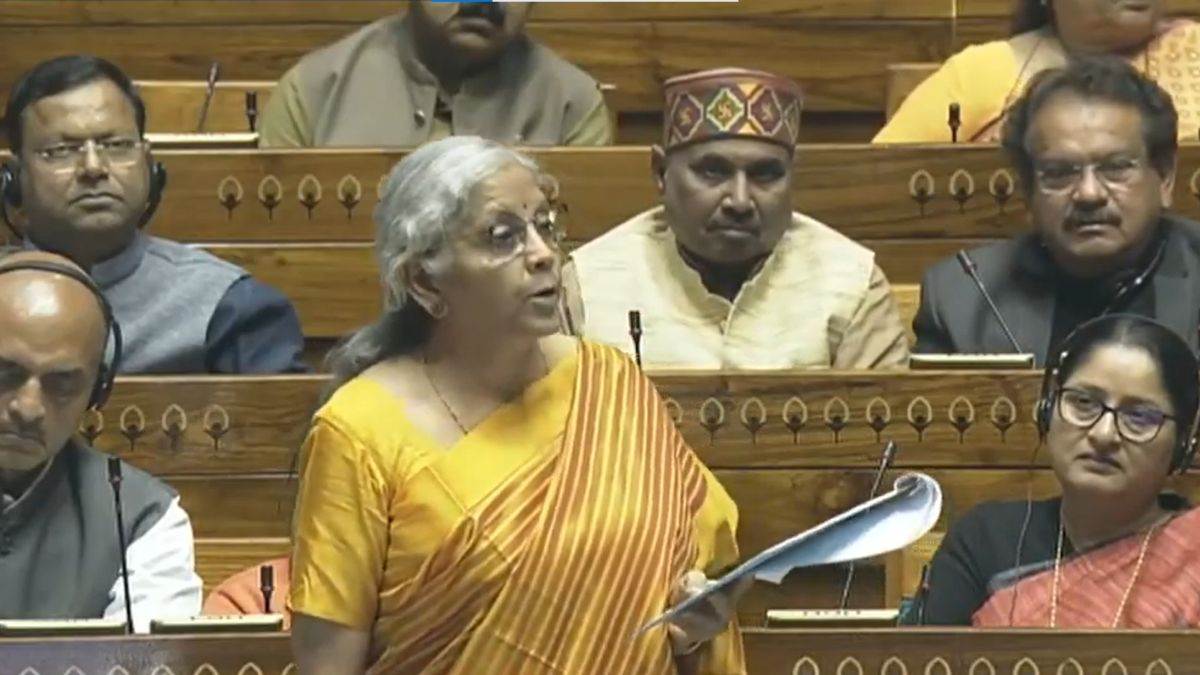 White Paper: यूपीए कार्यकाल में बड़े पैमाने पर हुआ गड़बड़झाला, वित्त मंत्री निर्मला सीतारमण बोली- हर साल हुआ एक घोटाला