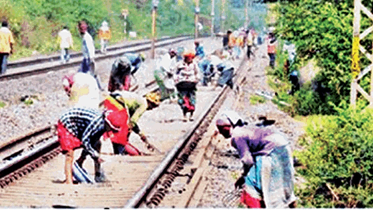 रेलवे में ब्लाक से कई ट्रेनें रद, रायपुर, बिलासपुर, दुर्ग जाने वाले यात्रियों को होगी परेशानी