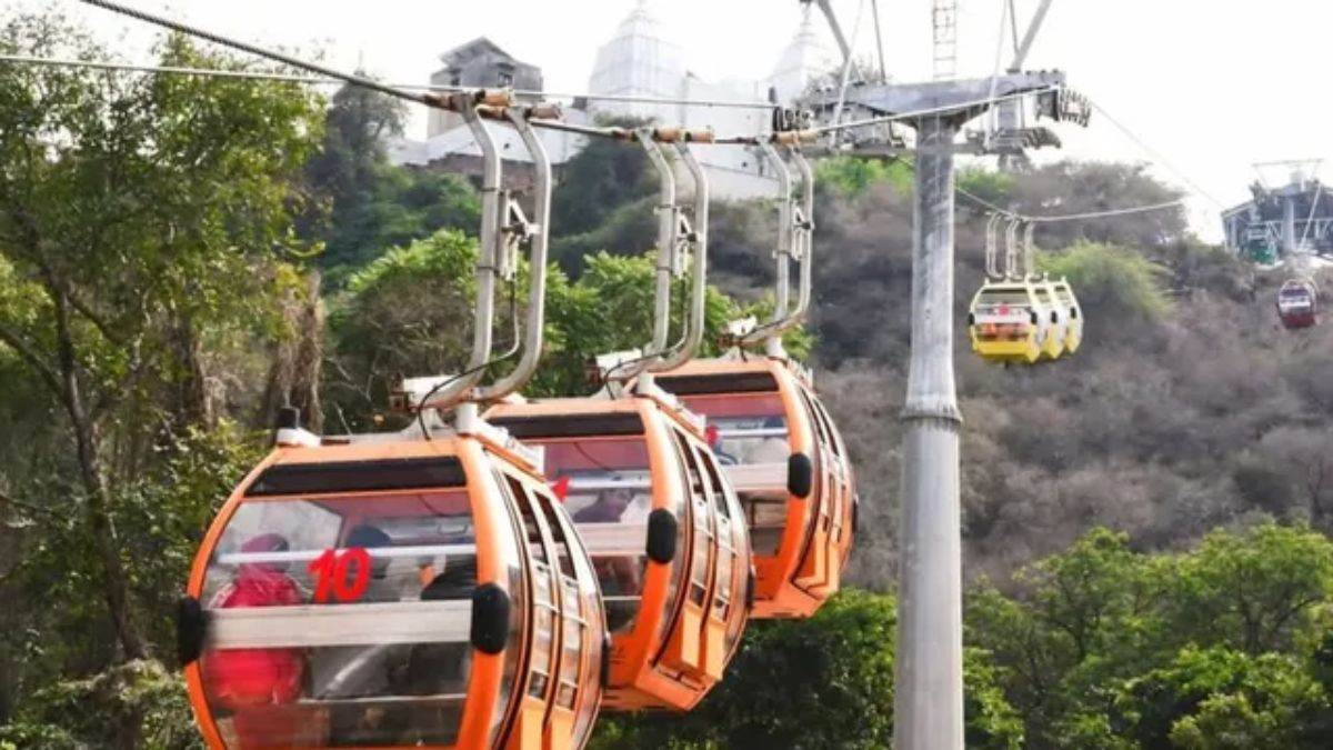 बरसाना के राधारानी मंदिर तक जाने वाला रोप-वे फिर शुरू, अब श्रद्धालु महज दो मिनट में पहुंच रहे मंदिर