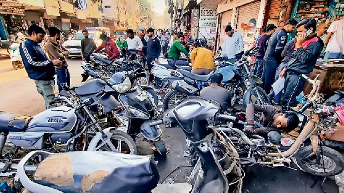 एथेनाल कर रहा इंजन को बीमार; गाड़‍ियां खुद पकड़ रही रफ्तार, तो कभी चलते हुए हो रही बंद