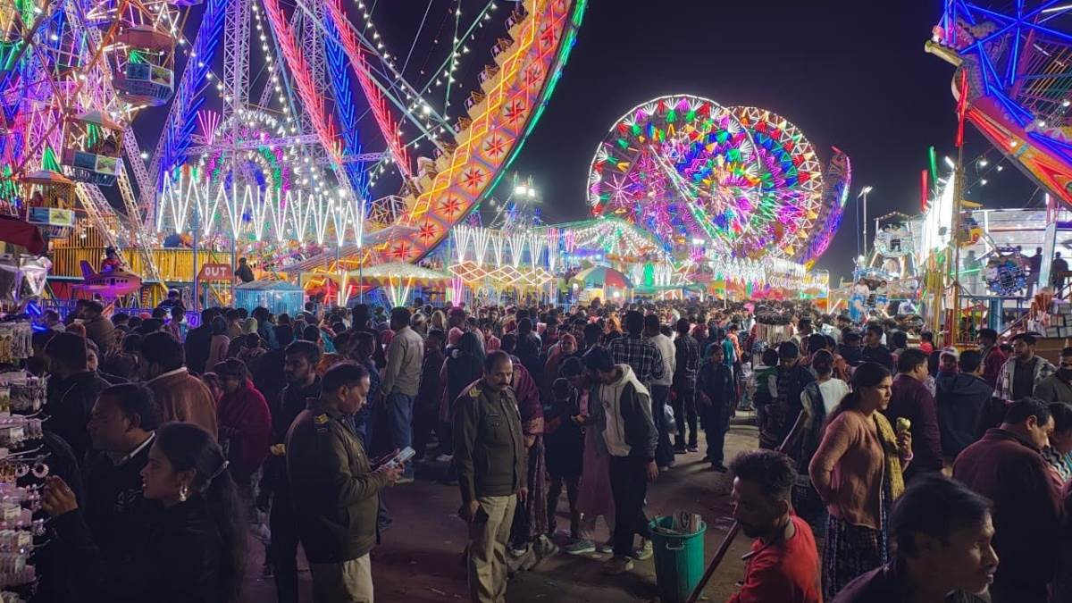 इकोनॉमी बूस्टर बना ग्वालियर मेला, फर्नीचर और इलेक्ट्रॉनिक सेक्टर में उछाल, दुकानों पर खरीदारों की भीड़