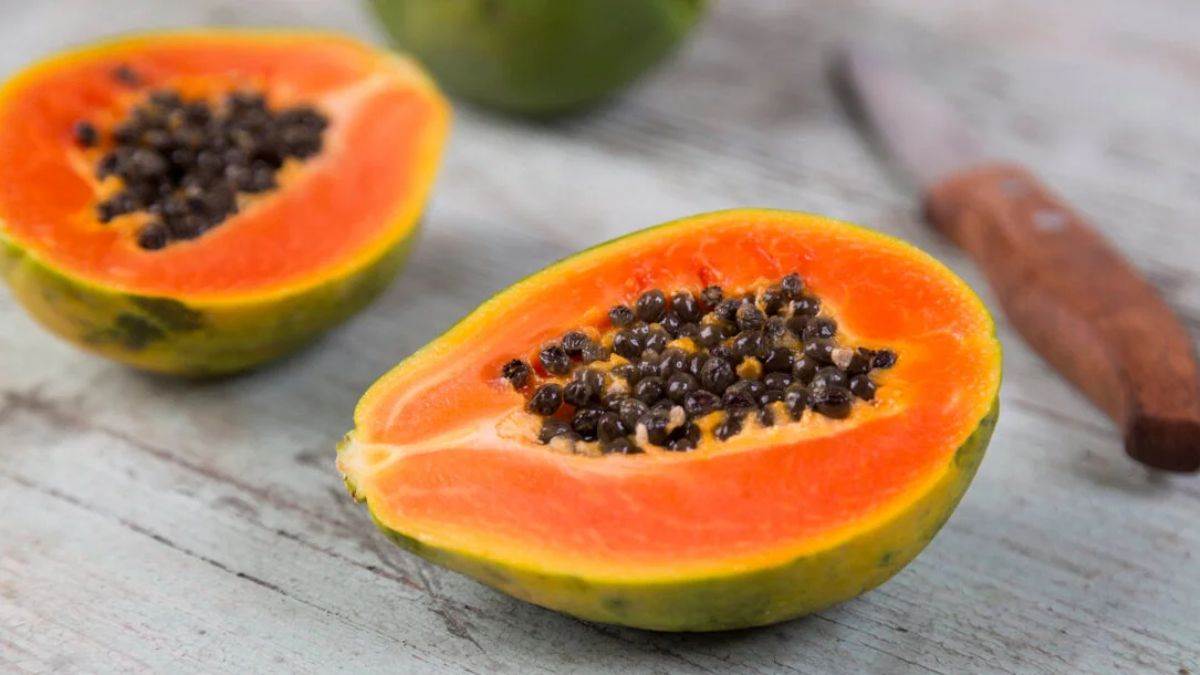 Papaya in High Cholesterol: हाई कोलेस्ट्रॉल से परेशान हैं तो ऐसे करें पपीते का सेवन, जल्द होगा फायदा