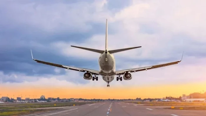 हवाई किराया घटाने के लिए सरकार का बड़ा फैसला, अगले तीन महीने के लिए एयरपोर्ट फीस में 25% की कटौती