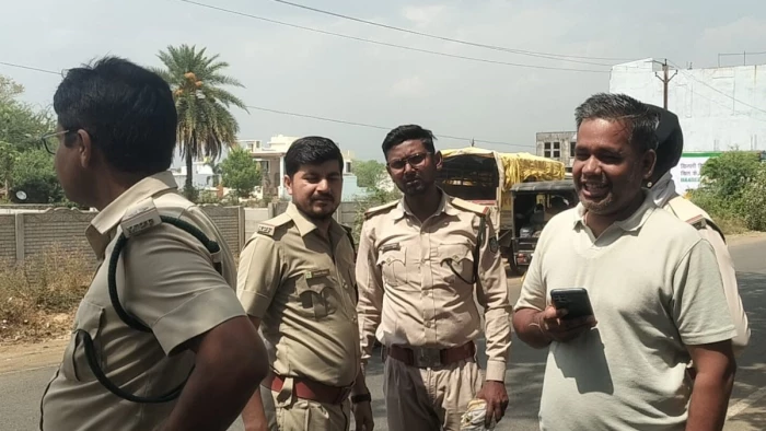 बाघ की अफवाह से उड़े होश, मौके पर पहुंचा अमला तो मिला जंगली बिल्ली का शव