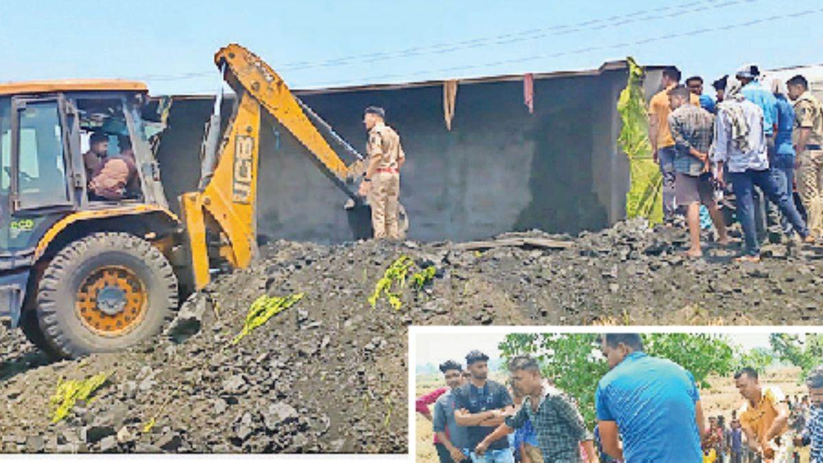 बलौदा में कोयले से भरा ट्रेलर बाइक पर पलटा, भाई-बहन की दर्दनाक मौत; घंटों मशक्कत के बाद निकाले गए शव