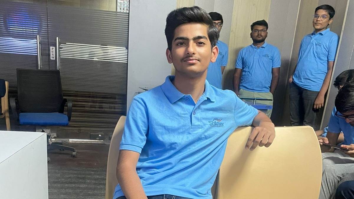 Gwalior News: ग्वालियर के स्पर्श देशभर में जेईई एडवांस्ड में 33वीं  रैंक लाकर बने स्टेट टापर