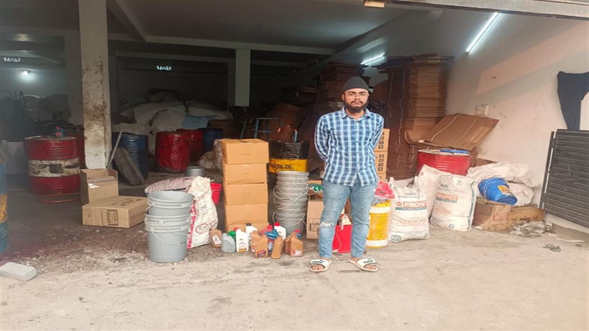 रायपुर में असली के नाम पर नकली इंजन आयल का "खेल", पैसे के साथ गाड़ी भी कर रहे खराब, आरोपित गिरफ्तार