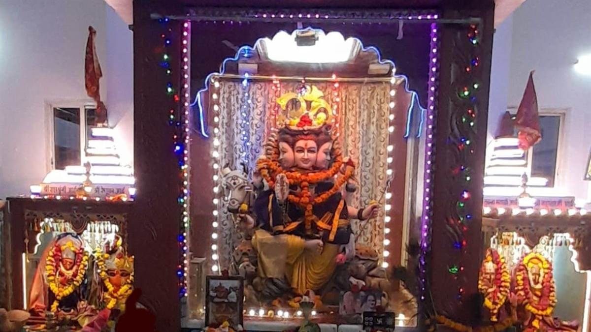 दत्त माऊली सदगुरु अण्णा महाराज संस्थान में भक्तों की गुल्लक में एकत्रित राशि से मिलेगी 101 विद्यार्थियों को छात्रवृत्ति