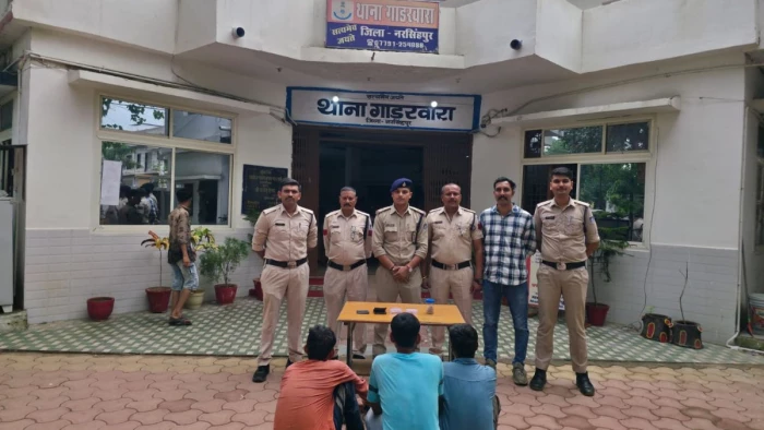 गाडरवारा पुलिस की बड़ी कामयाबी: हींग बेचने के बहाने बस यात्रियों के बैग काटने वाले अंतरराज्यीय चोर गिरोह का पर्दाफाश, लाखों के जेवर बरामद