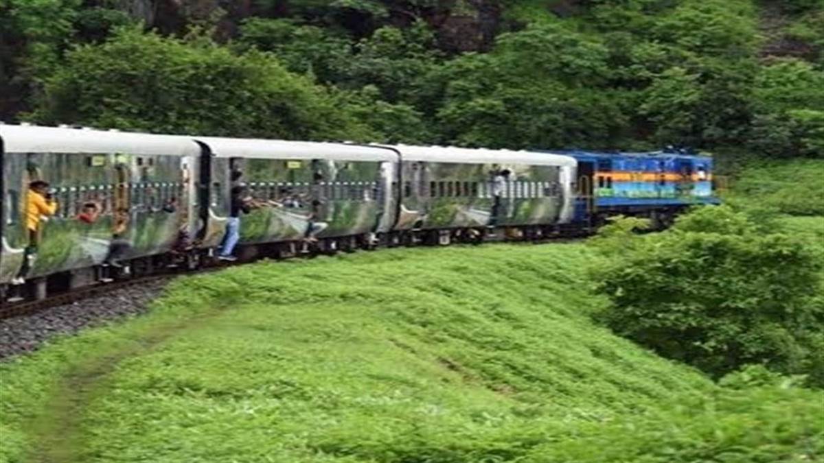 Indore News : हेरिटेज ट्रेन के टीसी की टि्वटर पर शिकायत, ज्यादा पैसे लेने का आरोप