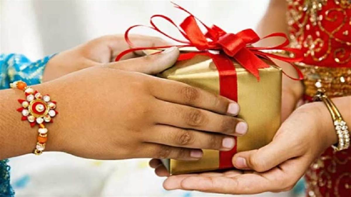 Raksha Bandhan 2022: रक्षाबंधन पर राशि के अनुसार दें अपनी बहन को ये गिफ्ट चमक उठेगा भाग्य - Give this gift to your sister according to the zodiac on Raksha Bandhan luck