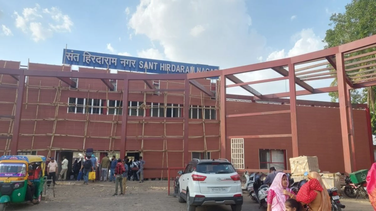 तीसरी लाइन का काम पूरा होने से पहले संत हिरदाराम नगर स्टेशन पर बनेगी मल्टीपार्किंग