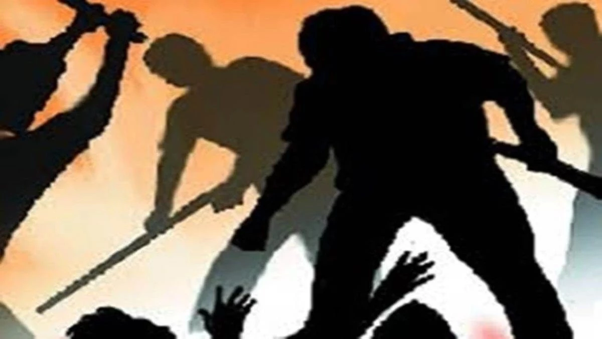 इंदौर में साड़ी बिजनेसमैन पर हमला कर तोड़ी कई गाड़ियां, धमकाकर स्कूटर ले गए बदमाश