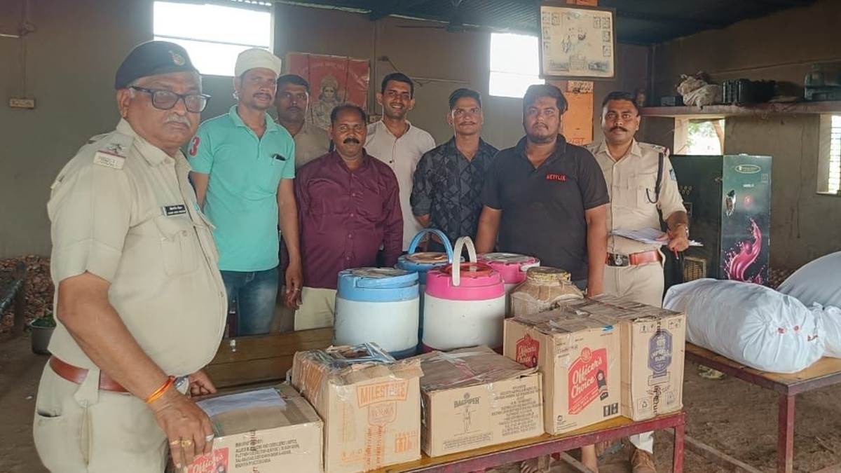 MP News: महाराष्ट्र बार्डर के ढाबे से ट्रक ड्राइवरों को बेचा जा रहा था डोडा चूरा, 34 किलो बरामद