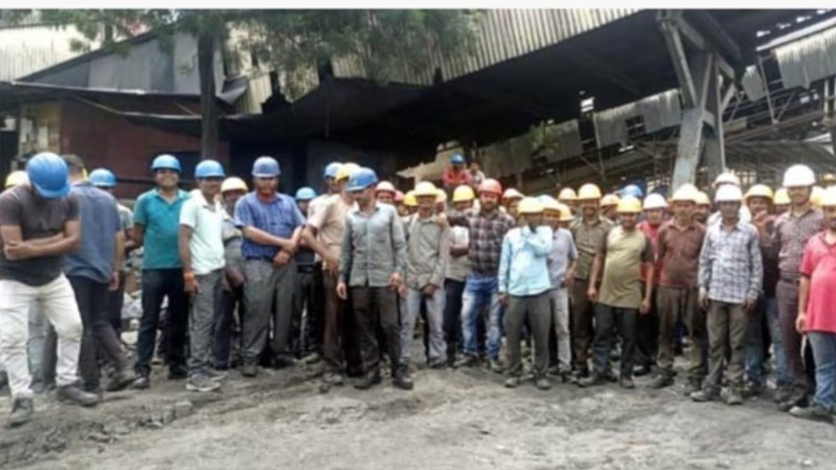 राखी पर नहीं मिला बोनस, तो छलका मजदूरों का दर्द, कहा- बहनें पूरा साल करती हैं इस दिन का इंतजार