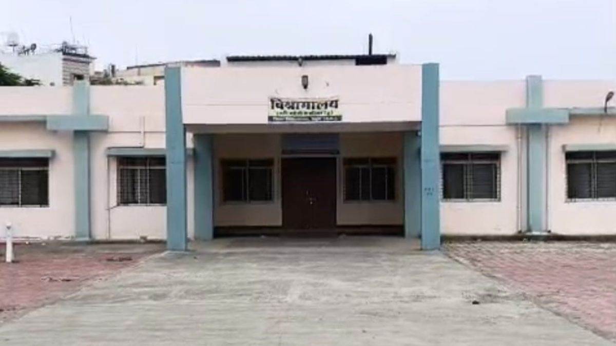 लोकार्पण के 3 महीने बाद भी ताले में 'कैद' विश्रामालय, 85 लाख का भवन तैयार, पर फर्श पर रात काटने को मजबूर मरीज के परिजन