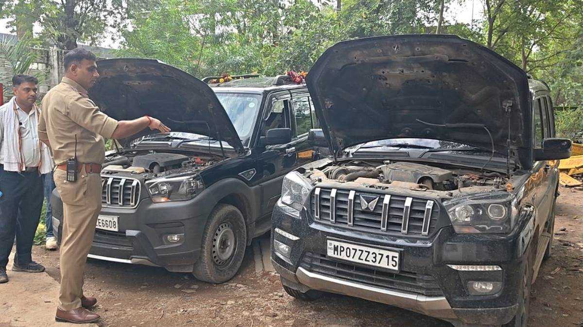 ग्वालियर में ट्रैफिक पुलिस का बड़ा एक्शन, 3 घंटे में 23 वाहनों से उतारे अवैध हूटर और बत्तियां