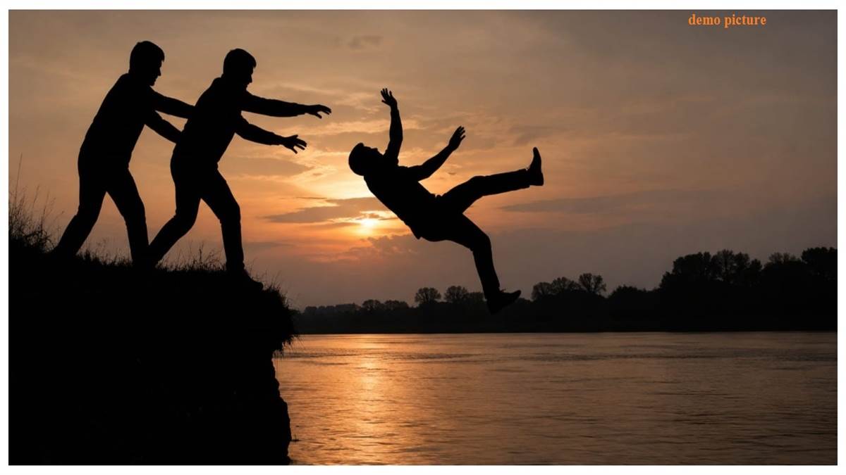 मौत को मात देकर नदी किनारे जिंदगी की जंग लड़ता रहा मजदूर: आरोपियों की तलाश में जुटी कटघोरा थाना पुलिस