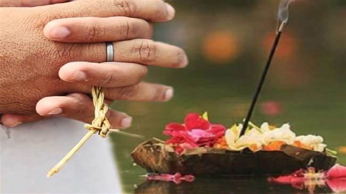 Pitru Paksha 2022: इन धार्मिक स्थलों पर तर्पण करने से मिलता है विशेष पुण्य, यहां देखें पूरी List - Pitru Paksha 2022 One gets special merit by offering prayers at these religious