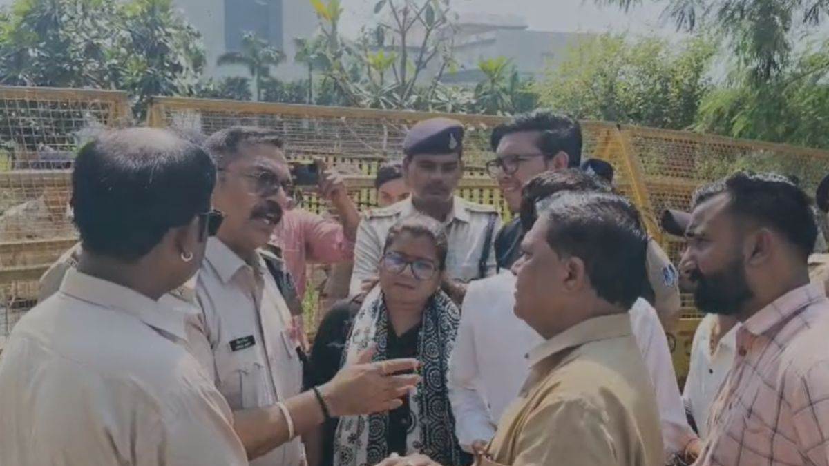 दिल्ली धरने पर जा रहे AISF के 16 युवाओं को इटारसी में ट्रेन से उतारा, रिसोर्ट में नजरबंद, कांग्रेस नेताओं की पुलिस से धक्का-मुक्की