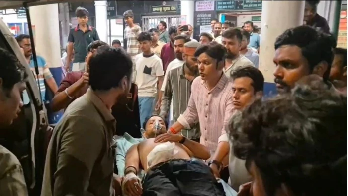मंडला में युवक के पेट में घोंपा चाकू, दो गुटों के बीच विवाद के बाद वारदात, जबलपुर मेडिकल कॉलेज रेफर